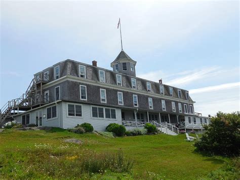 Monhegan island inn - Places to Stay on Monhegan. Monhegan has a choice of inns, bed and breakfasts, and rental cottages available in the summer. The Island Inn – an impressive historic hotel – has 32 rooms and suites and a dining room. Open since 1870, the Monhegan House offers guest rooms on four floors and also includes breakfast and dinner.